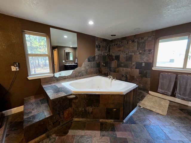53156 Day Road, La Pine, OR 97739