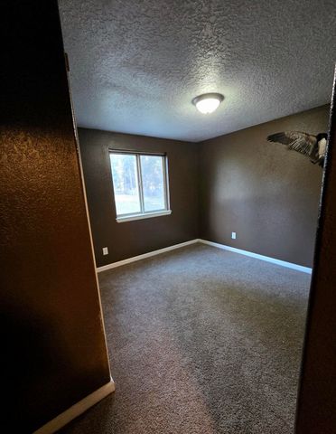 53156 Day Road, La Pine, OR 97739