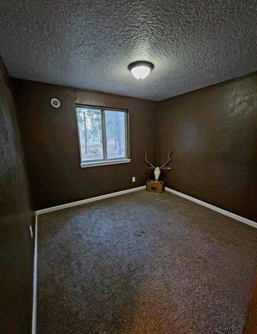 53156 Day Road, La Pine, OR 97739