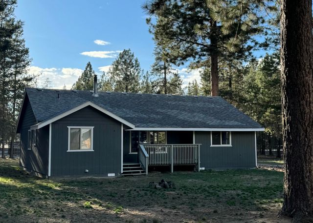 53156 Day Road, La Pine, OR 97739