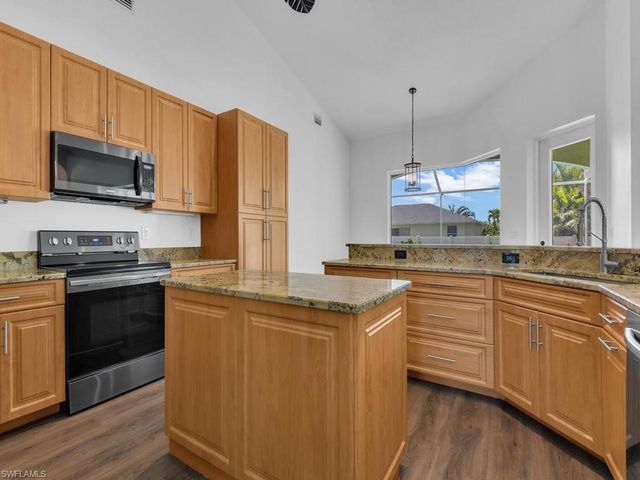 2662 31st LN, Cape Coral, FL 33914