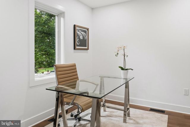 906 WADE AVE, Rockville, MD 20851
