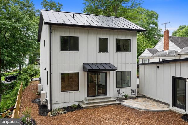 906 WADE AVE, Rockville, MD 20851