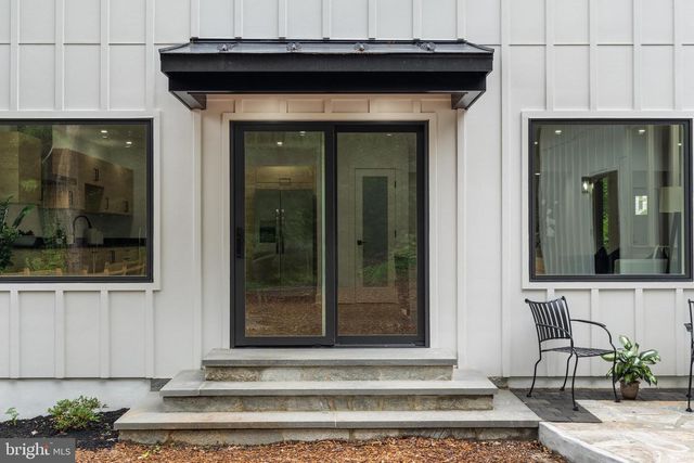 906 WADE AVE, Rockville, MD 20851
