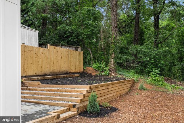 906 WADE AVE, Rockville, MD 20851