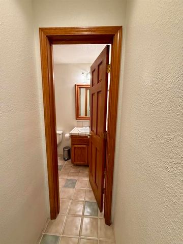 2538 Foothill Drive B, Vista, CA 92084