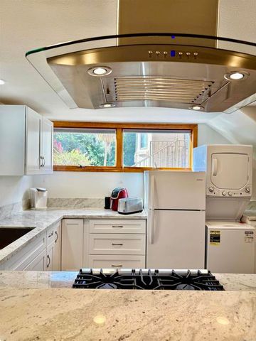 2538 Foothill Drive B, Vista, CA 92084