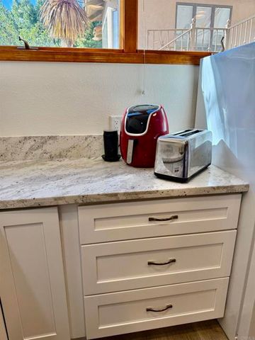 2538 Foothill Drive B, Vista, CA 92084