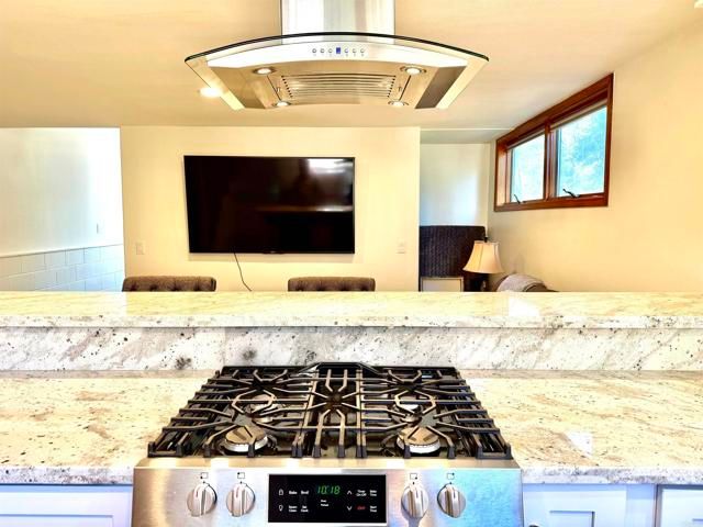 2538 Foothill Drive B, Vista, CA 92084