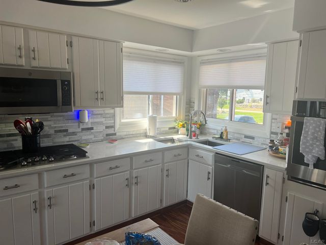 126 E Princess Drive, Brooklyn, MI 49230