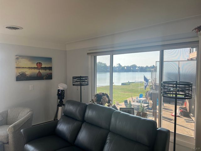 126 E Princess Drive, Brooklyn, MI 49230