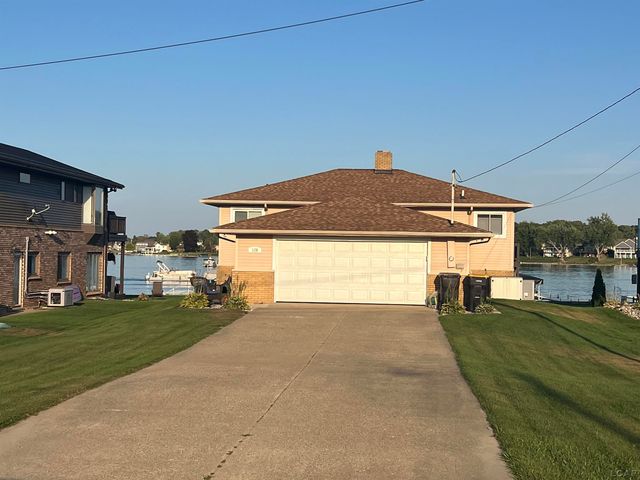 126 E Princess Drive, Brooklyn, MI 49230