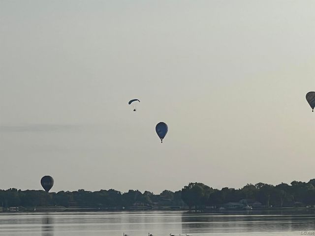 126 E Princess Drive, Brooklyn, MI 49230