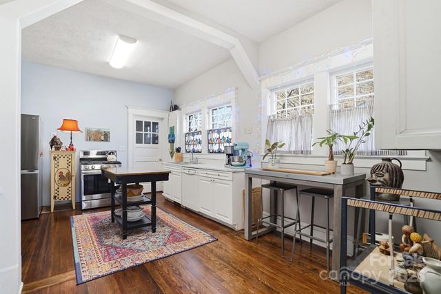 221 N Patterson Street, Statesville, NC 28677