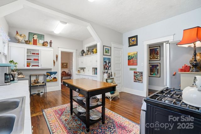 221 N Patterson Street, Statesville, NC 28677