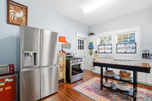 221 N Patterson Street, Statesville, NC 28677