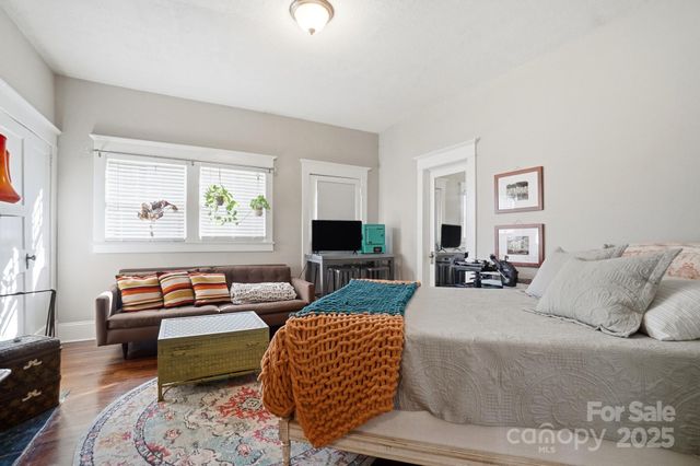 221 N Patterson Street, Statesville, NC 28677