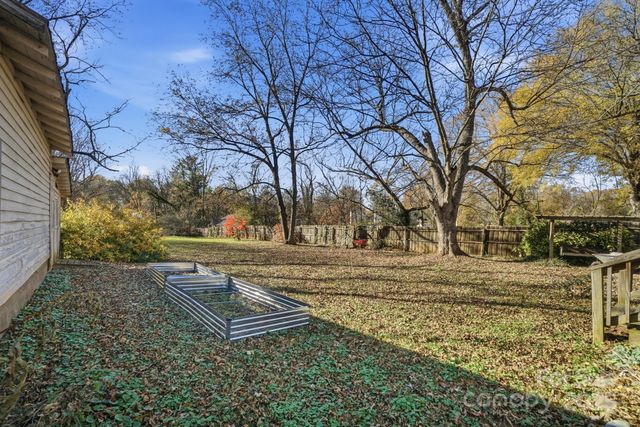 221 N Patterson Street, Statesville, NC 28677