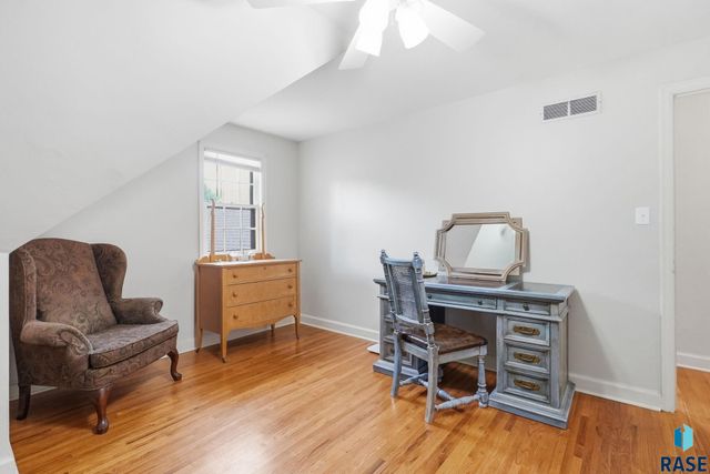 1910 S Phillips Ave Avenue, Sioux Falls, SD 57105