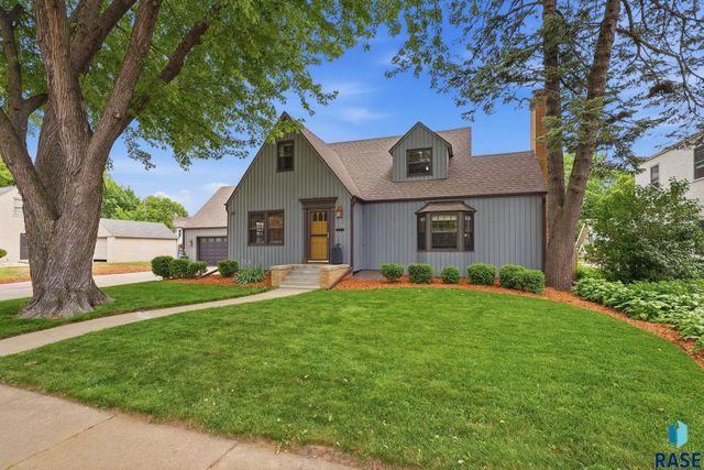 1910 S Phillips Ave Avenue, Sioux Falls, SD 57105