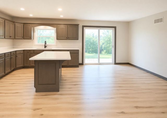 124 Heatherwood Drive, Howard, OH 43028