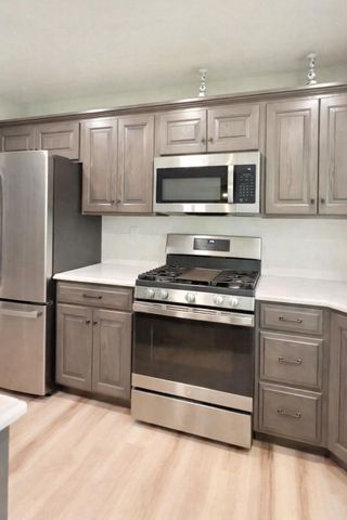 124 Heatherwood Drive, Howard, OH 43028