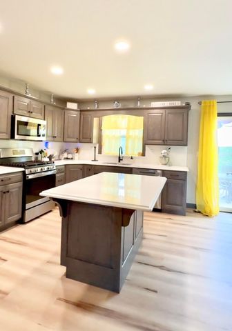 124 Heatherwood Drive, Howard, OH 43028