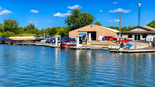 124 Heatherwood Drive, Howard, OH 43028