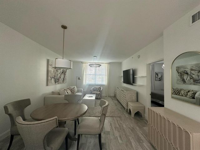 630 S Sapodilla Avenue 104, West Palm Beach, FL 33401