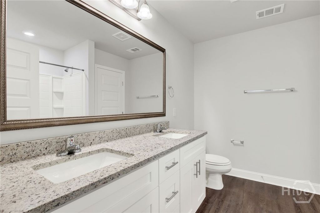 Image 16 of property listing at 77 Dorsey Drive, Richmond Hill, GA 31324