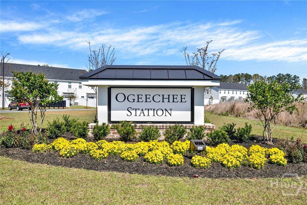 Image 2 of property listing at 77 Dorsey Drive, Richmond Hill, GA 31324