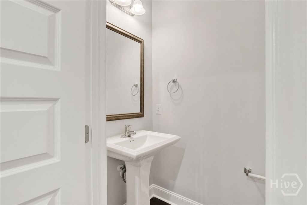 Image 25 of property listing at 77 Dorsey Drive, Richmond Hill, GA 31324