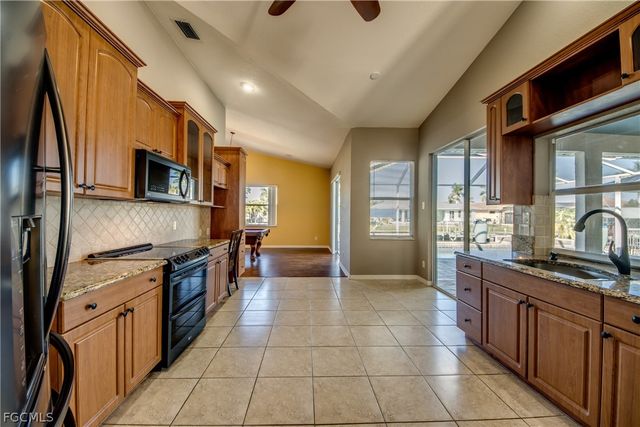 1705 SW 44th TER, Cape Coral, FL 33914