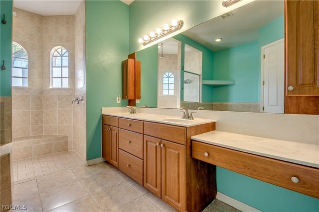 1705 SW 44th TER, Cape Coral, FL 33914