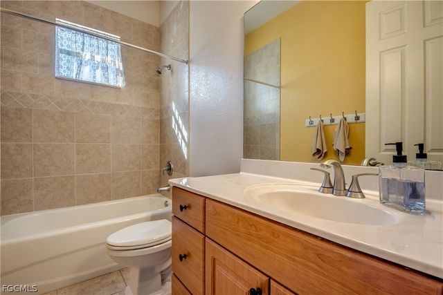 1705 SW 44th TER, Cape Coral, FL 33914