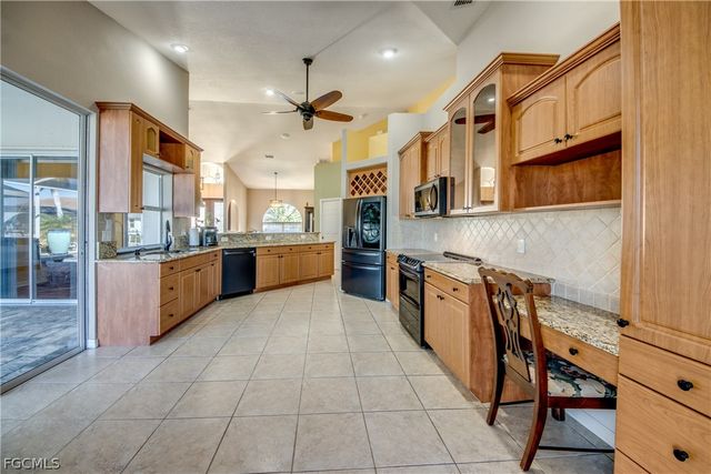 1705 SW 44th TER, Cape Coral, FL 33914