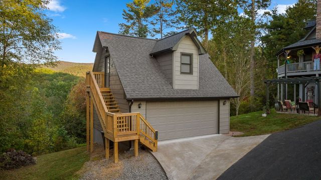 709 Laurel Creek Trail, Blue Ridge, GA 30513