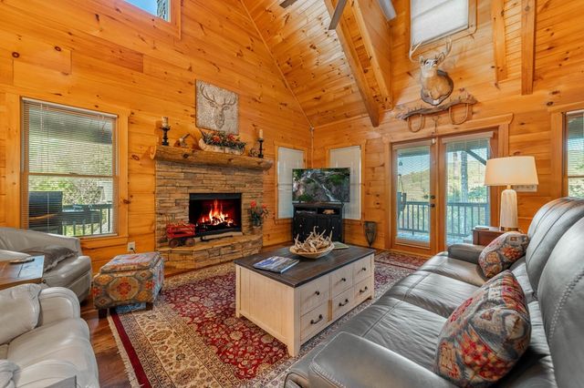 709 Laurel Creek Trail, Blue Ridge, GA 30513