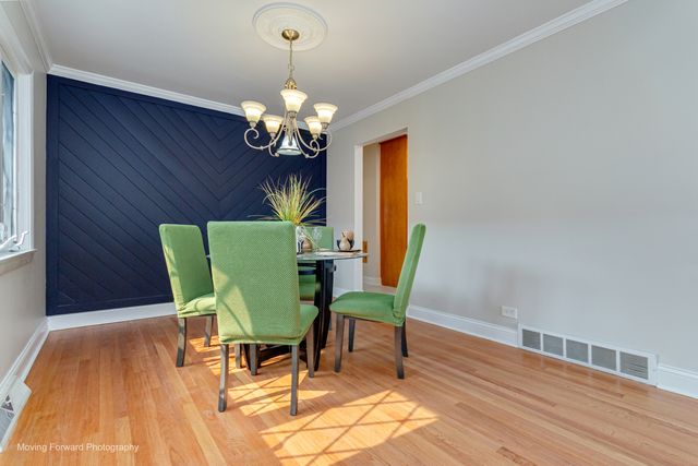 8517 W CARMEN Avenue, Chicago, IL 60656
