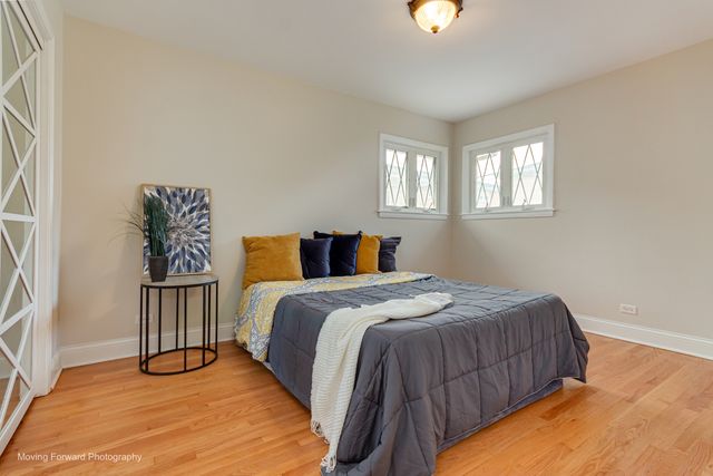 8517 W CARMEN Avenue, Chicago, IL 60656