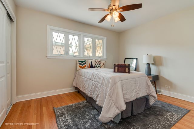 8517 W CARMEN Avenue, Chicago, IL 60656