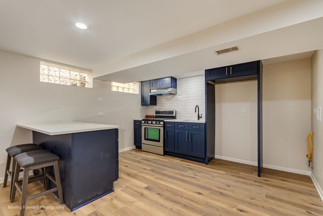 8517 W CARMEN Avenue, Chicago, IL 60656