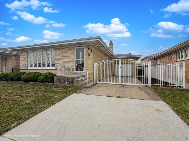 8517 W CARMEN Avenue, Chicago, IL 60656