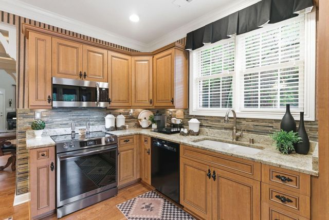 933 Star Shoot Parkway, Lexington, KY 40509