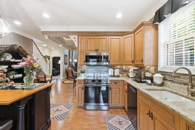 933 Star Shoot Parkway, Lexington, KY 40509