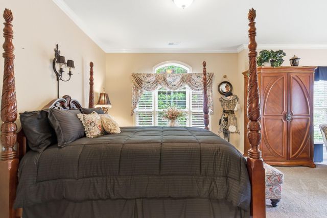 933 Star Shoot Parkway, Lexington, KY 40509