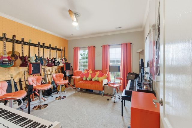 933 Star Shoot Parkway, Lexington, KY 40509