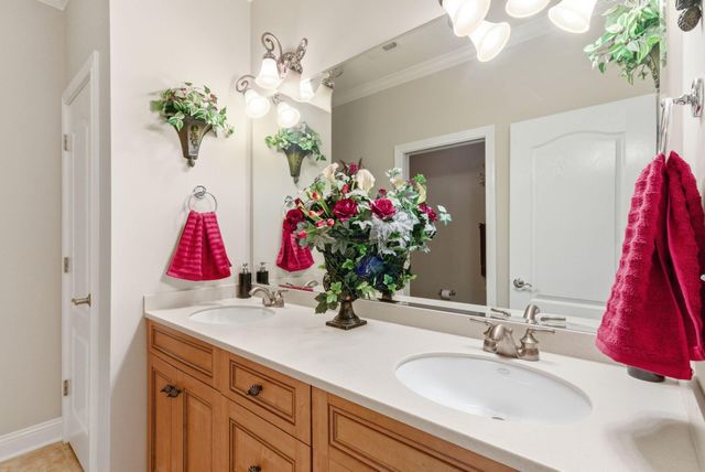 933 Star Shoot Parkway, Lexington, KY 40509