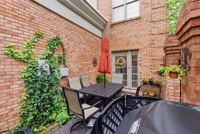 933 Star Shoot Parkway, Lexington, KY 40509