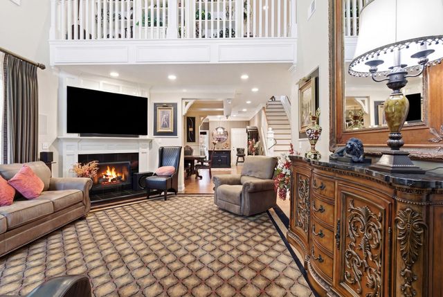 933 Star Shoot Parkway, Lexington, KY 40509
